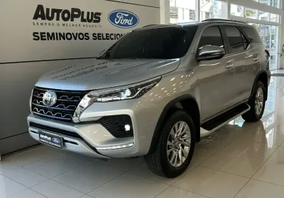 Toyota hilux sw4 srx 2021 com apenas 33mil km ainda na garantia de fábrica!!