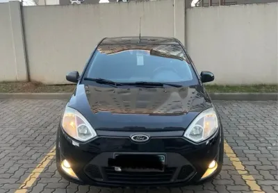 Veículo com toda a manutenção em dia, pronto para uso.Motor recém-feito