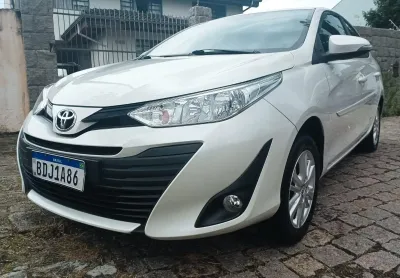 TOYOTA  XL  SEDAN  1.5   FLEX   16V   4P  MEC.Automóvel de particular 