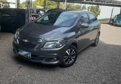 Carro em ótimo estado de conservação revisado documento em dia.