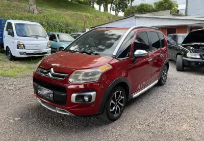 Carro em ótimo estado de conservação revisado documento em dia