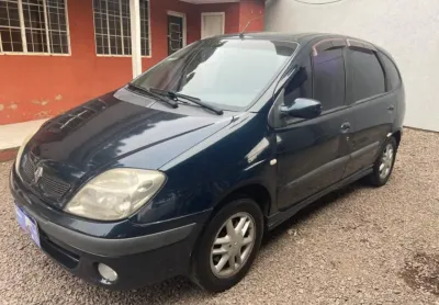 Carro em ótimo estado de conservação revisado documento em dia .