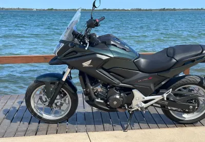 Moto NC750X muito nova ! Único Dono