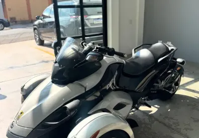 Can-am spyder