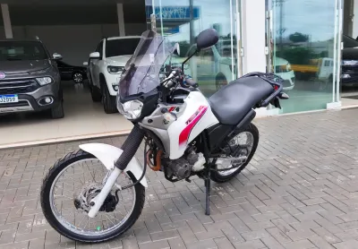 Yamaha xtz 2011/2011 250c tenere com partida eletrica branca 