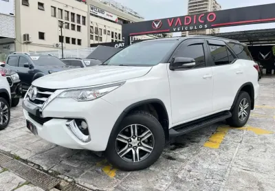 Toyota hilux sw4 2017 2.7 sr 4x2 16v flex 4p automático