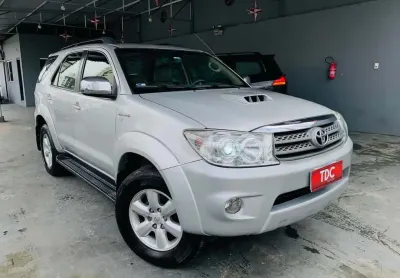 Toyota SW4 SW4 3.0 SW4 SRV D4-D 4X4 TDI DIES. AUT