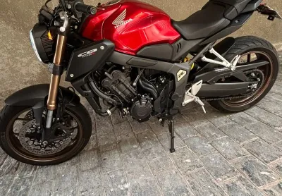 Honda CB 650R ano 2021 baixo km 