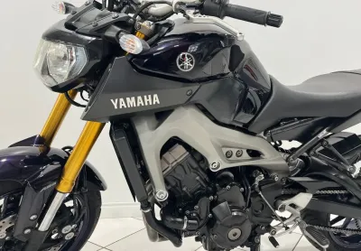 Yamaha MT 09 - Impecável