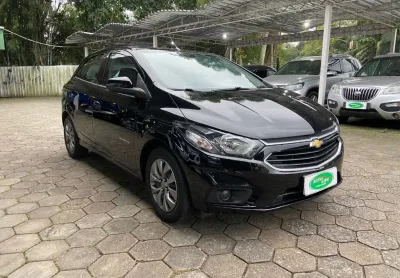 Onix 1.4 automático 2019 km baixa 