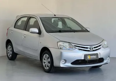 Toyota etios hatch 1.3 xs manual 2013 (hatch)