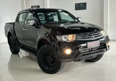 Mitsubishi l200 triton 3.2 4x4 2016 super conservada placa a, bancos em couro, pneus novos
