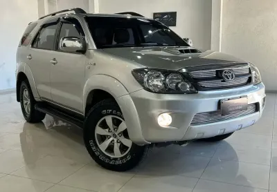 TOYOTA HILUX SW4 SRV D4-D 4x4 3.0 TDI Dies. Aut