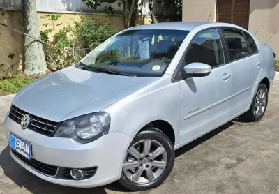 Volkswagen polo sedan 1.6 8v comfortline 4p 2013