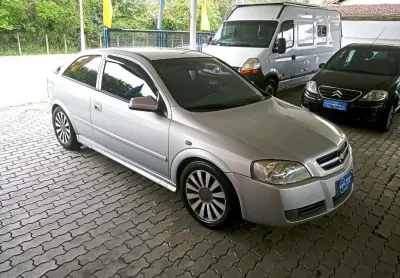 Astra 2.0 hatch 8v 3p