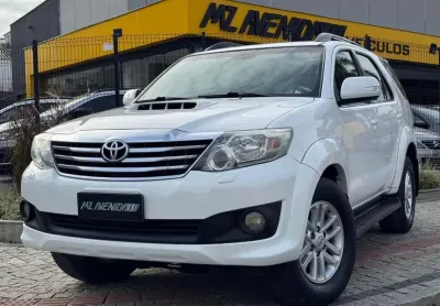 Toyota hilux sw4 srv d4-d 4x4 3.0 tdi dies. aut  - branca - 2012/2013