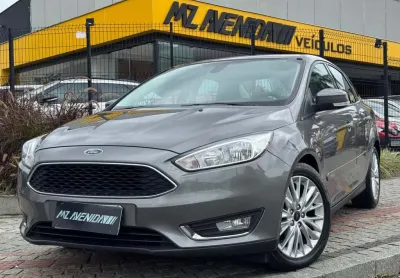 Ford focus fastback se/se plus 2.0 flex aut. - cinza - 2017/2018