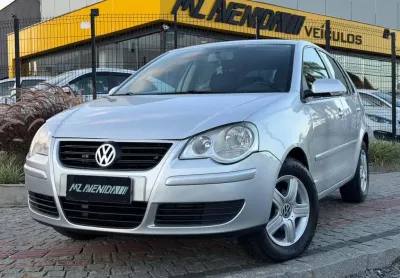 Volkswagen Polo 1.6 MEC 2011 - Prata - 2010/2011