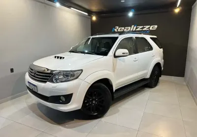 Toyota hilux sw4 srv d4-d 4x4 3.0 tdi dies. aut