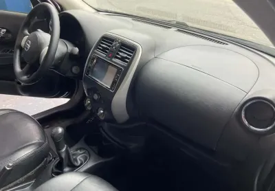 Nissan versa 16sv flex 2013