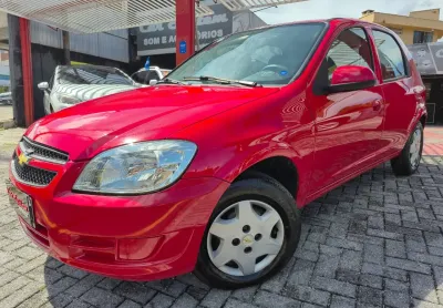 Chevrolet Celta 4 portas 1.0 LT em ótimo estado de conservação 