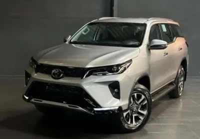 Toyota hilux sw4 2026 2.8 d-4d turbo diesel srx platinum 7l 4x4 automático