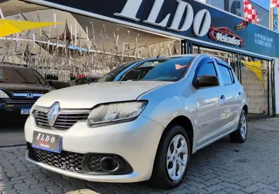 Renault sandero authentique 1.0 hi-flex