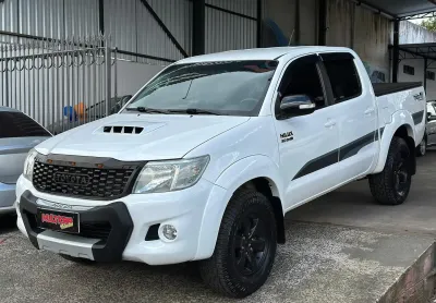 Toyota hilux srv 2012 