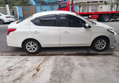 Nissan versa sv 1.6 cvt 2018 - automático, completo