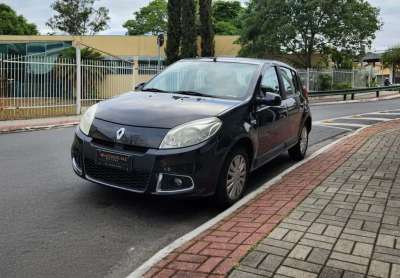 Renault sandero flex automático
