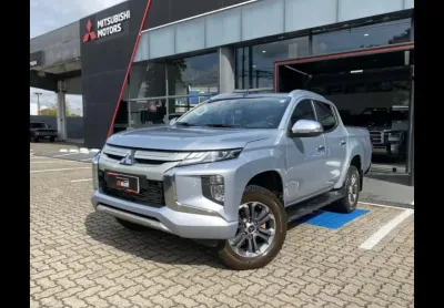 Mitsubishi l200 triton 2.4 16v turbo diesel sport hpe-s cd 4p 4x4 automático