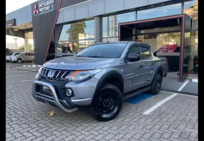 Mitsubishi l200 triton 2.4 16v turbo diesel outdoor gls cd 4x4 automático