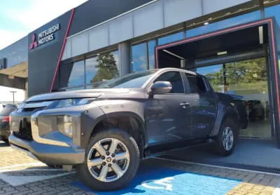 Mitsubishi l200 triton 2.4 16v turbo diesel sport hpe cd 4p 4x4 automático