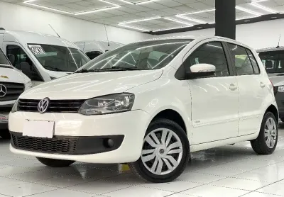 Volkswagen - fox 1.6 8v completo com comando de som no volante !!! carro bem conservado !!! laudo ap