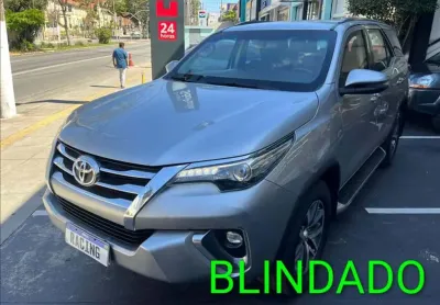 Toyota hilux sw4 2.8 srx 4x4 7 lugares 16v turbo intercooler - 2017/2018