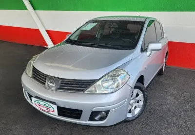 Tiida s 1.8 lindo carro, todo original de fábrica, excelente carro!