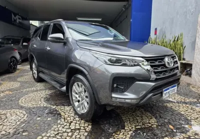 Toyota hilux sw4 2021 2.7 vvt-i flex srv 7l 4x2 automático