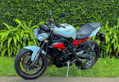 Triumph street triple ra 2015