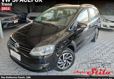 Volkswagen SpaceFox Trend 1.6 Flex. Câmbio manual. Amplo porta-malas.