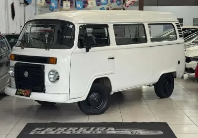 Volkswagen kombi standard 1.4mi 4p 2010