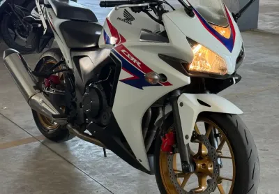 HONDA CBR500R 2014 (Moto em excelente estado de conservação)