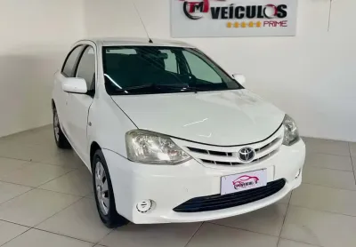 Toyota etios hb xs 2013