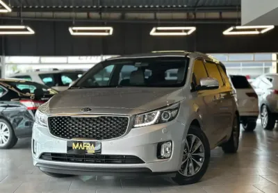 Kia carnival impecável