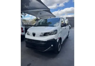 Peugeot expert 2025 2.2 turbo diesel vitre manual