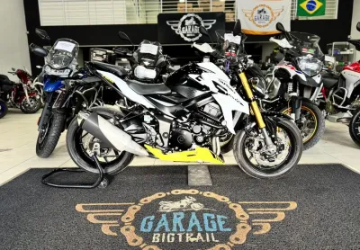 Suzuki gsx-s750 az