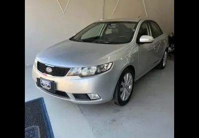 Kia cerato 1.6 16v aut.