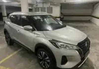 Nissan kicks advance com pacote pack plus zero km, disponível na cor prata e branco pérola, últimas 
