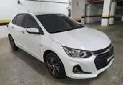 Gm / onix hatch lt 1.0 turbo, ano 2024 na cor branca, câmbio manual, único dono com apenas 27.000km,