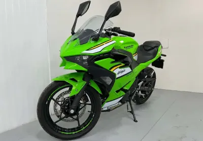 Kawasaki ninja 500 se