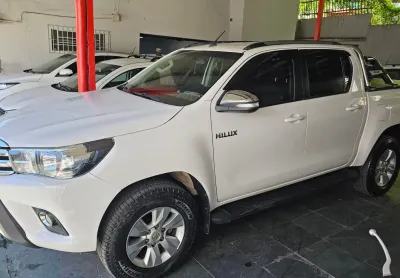 Hilux srv 4x4 2016 único dono